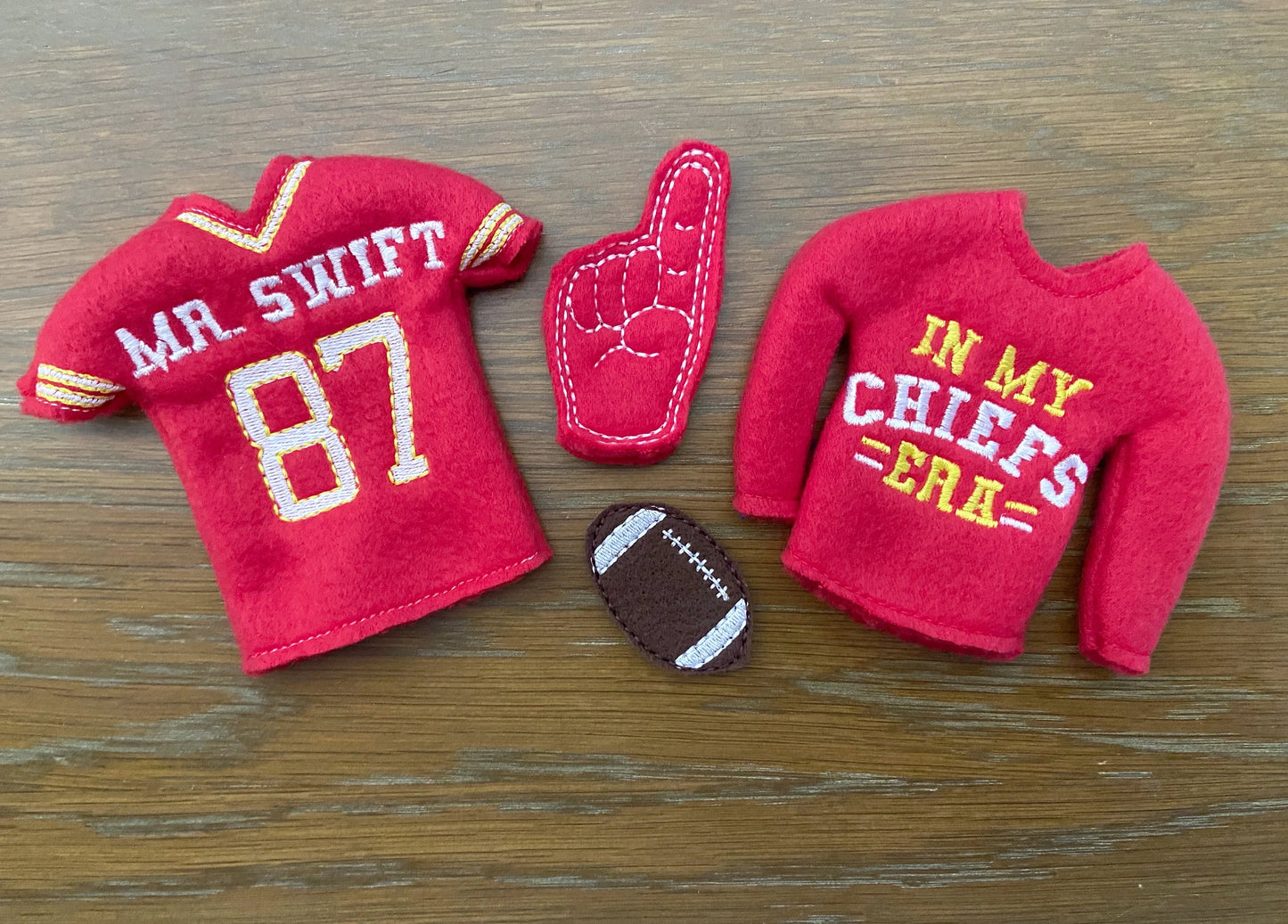 Taylor Swift and Travis Kelce Elf Outfits