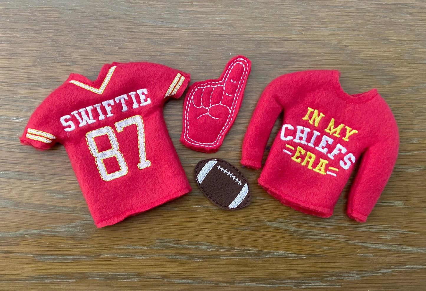 Taylor Swift and Travis Kelce Elf Outfits